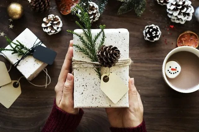 Comment bien fixer le prix de vos articles de Noël pour la revente